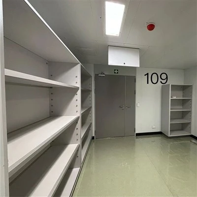 Námorné skladovacie regály